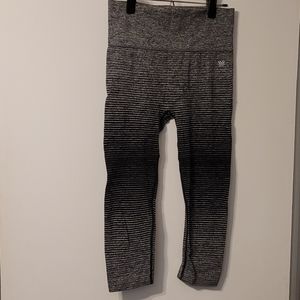 Unique Striped Capri Leggings